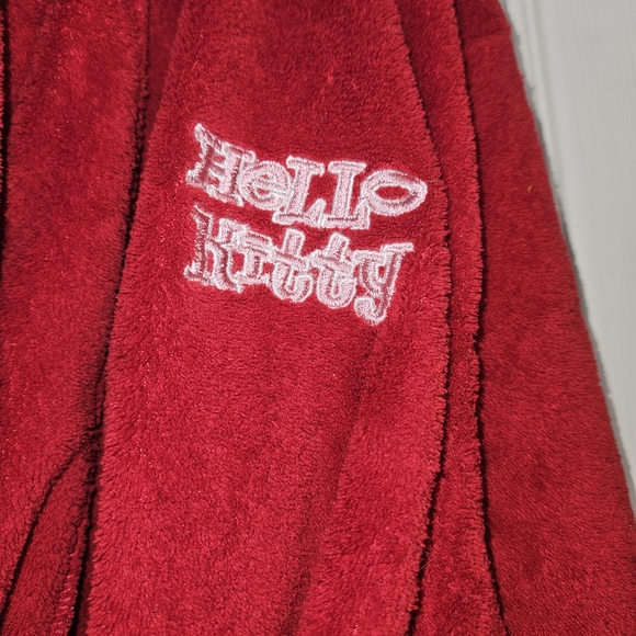 Hello Kitty Red Robe - Picture 5 of 7